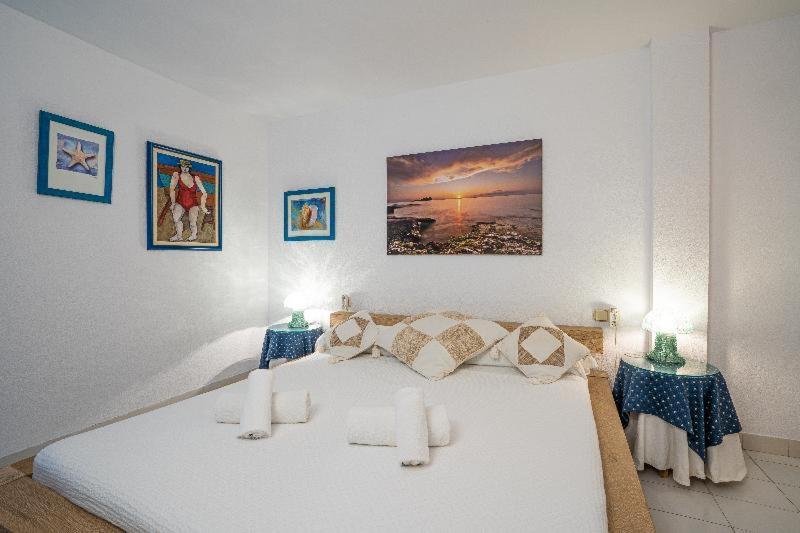 Apartamentos Cel Blau Santa Eulalia del Río Habitación foto