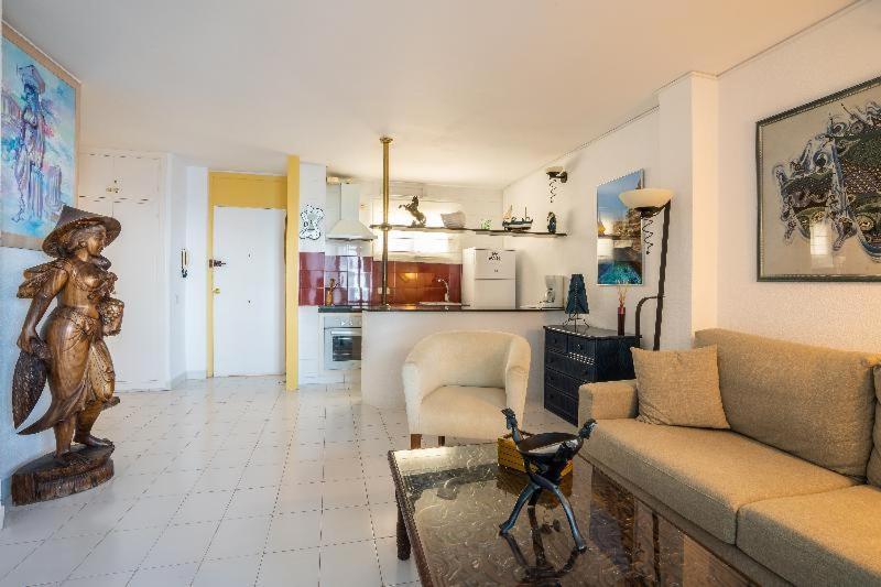 Apartamentos Cel Blau Santa Eulalia del Río Habitación foto