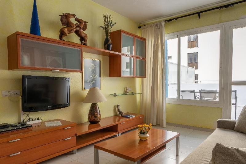 Apartamentos Cel Blau Santa Eulalia del Río Habitación foto