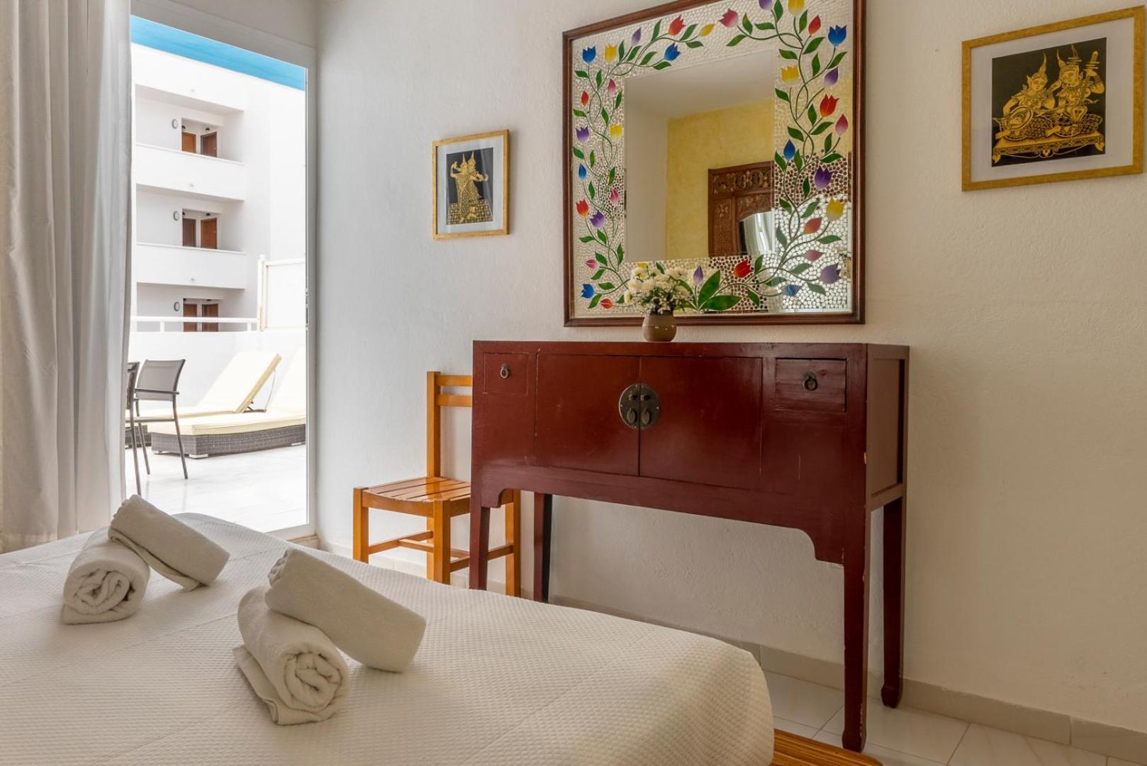 Apartamentos Cel Blau Santa Eulalia del Río Habitación foto